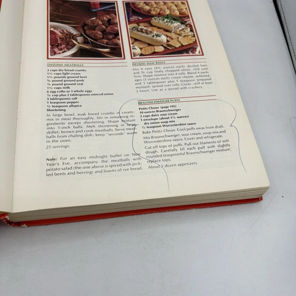 Betty Crocker's Cookbook Red Hardcover 1972 Pie Cover Sears Holiday Ed 12 Print